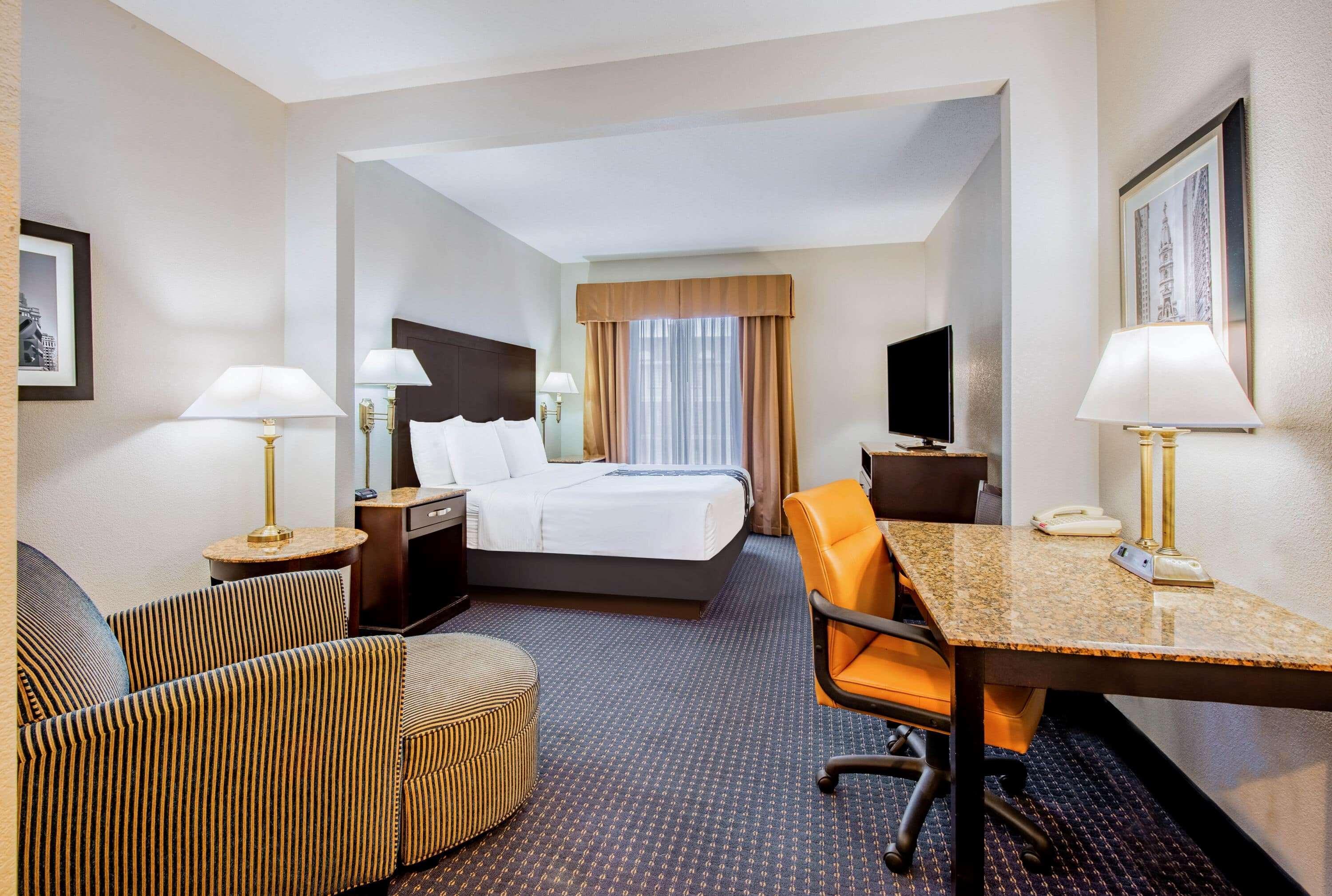 La Quinta By Wyndham Mt. Laurel - Philadelphia Hotel Mount Laurel Bagian luar foto