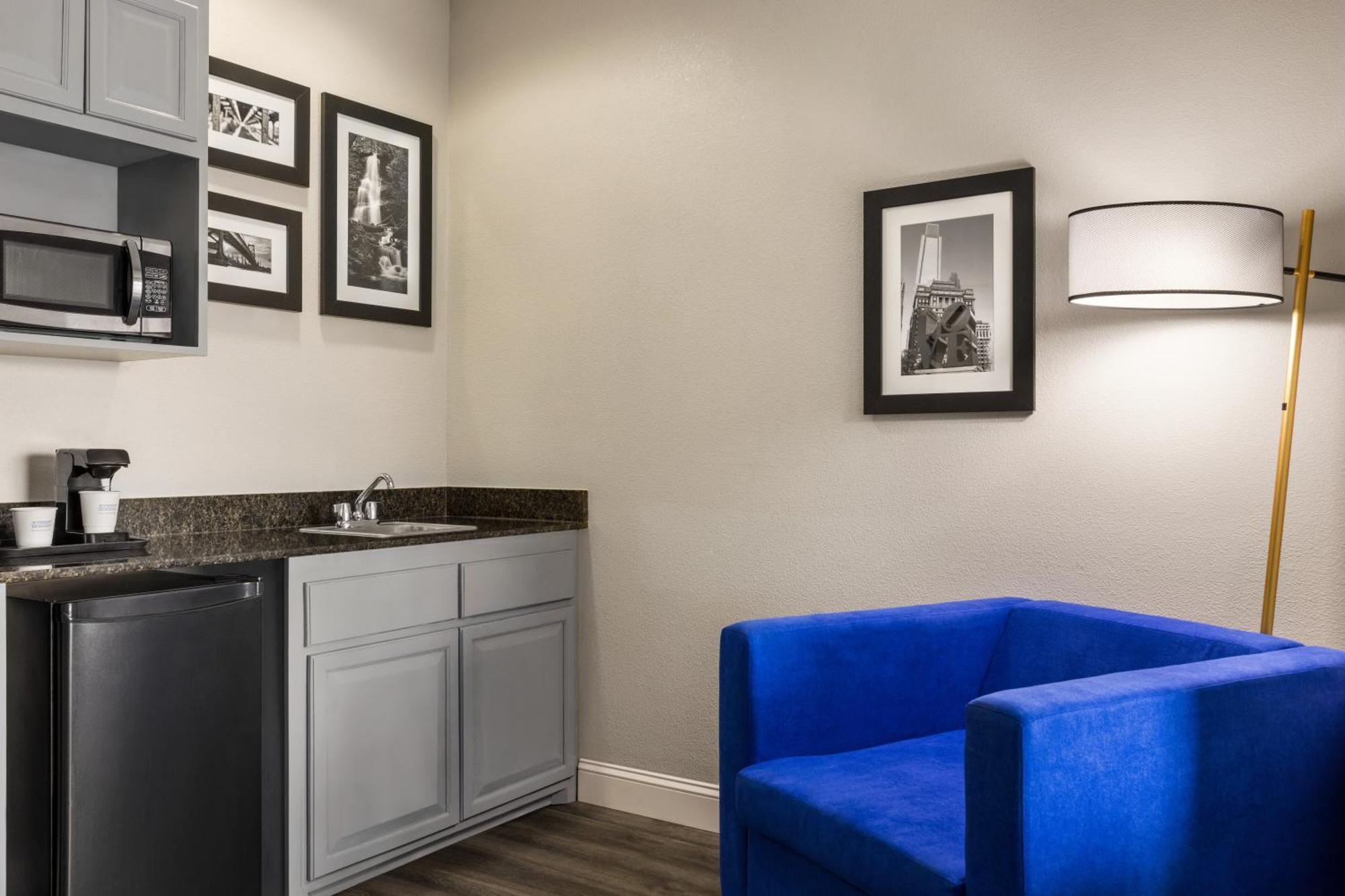 La Quinta By Wyndham Mt. Laurel - Philadelphia Hotel Mount Laurel Bagian luar foto