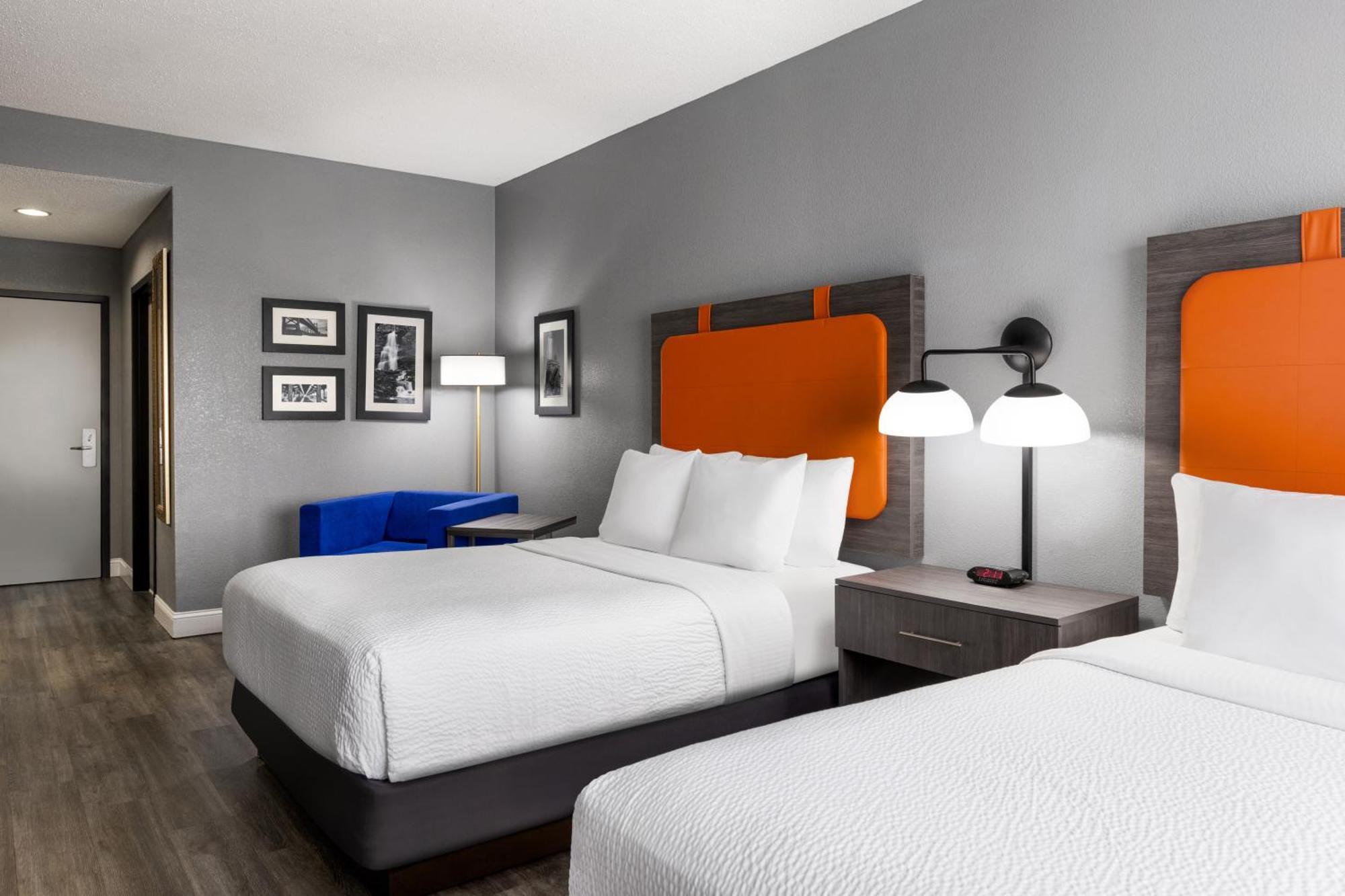 La Quinta By Wyndham Mt. Laurel - Philadelphia Hotel Mount Laurel Bagian luar foto