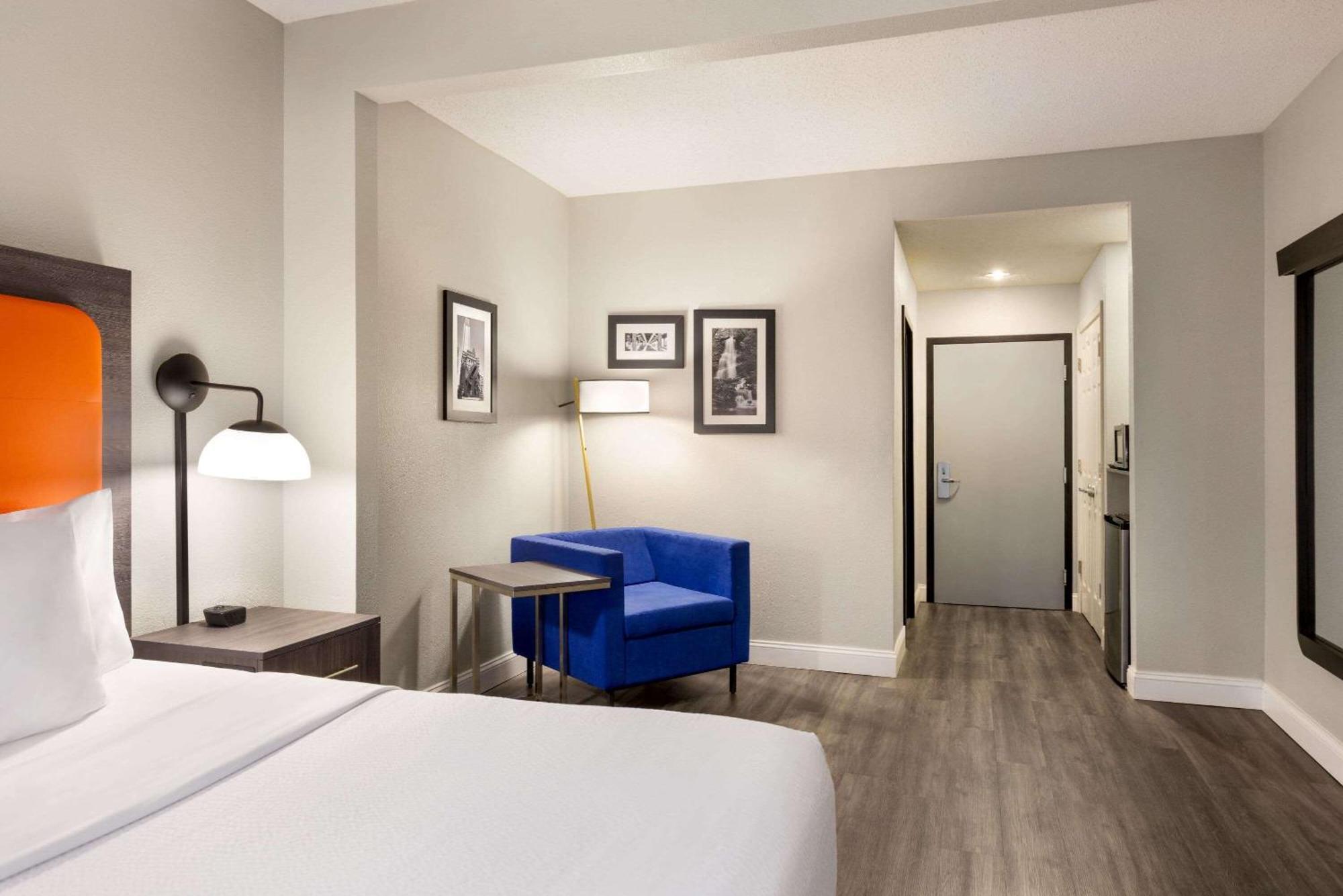 La Quinta By Wyndham Mt. Laurel - Philadelphia Hotel Mount Laurel Bagian luar foto
